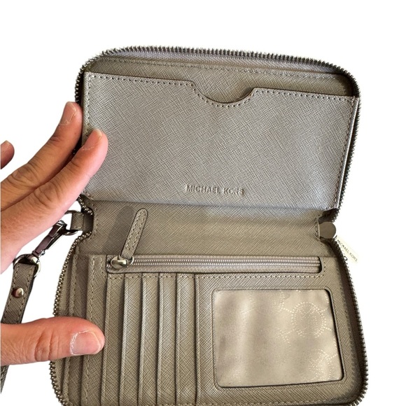 Michael Kors Jet Set Travel MK Signature Leather MF Phone Case Wristlet Wallet - Picture 5 of 7